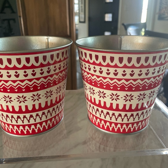SET OF 2 IKEA VINTER 2017 RED/WHITE XMAS/WINTER DESIGN 4  3/4" PLANTER POT - Picture 2 of 6